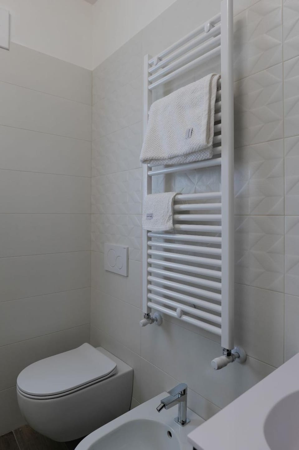 Toilet, Bathroom, bidet, towels