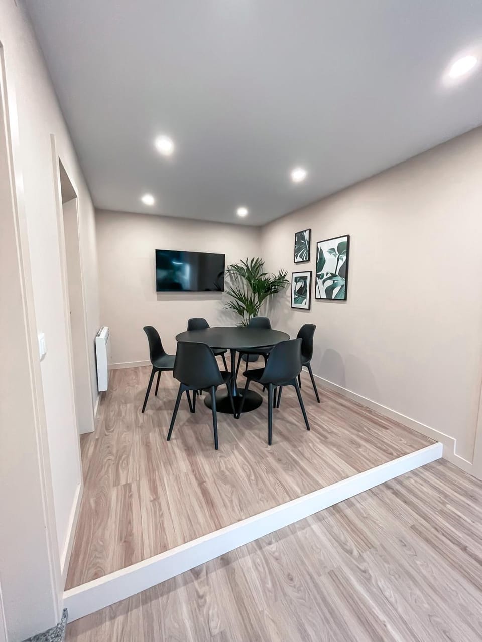 Game Room, Living room