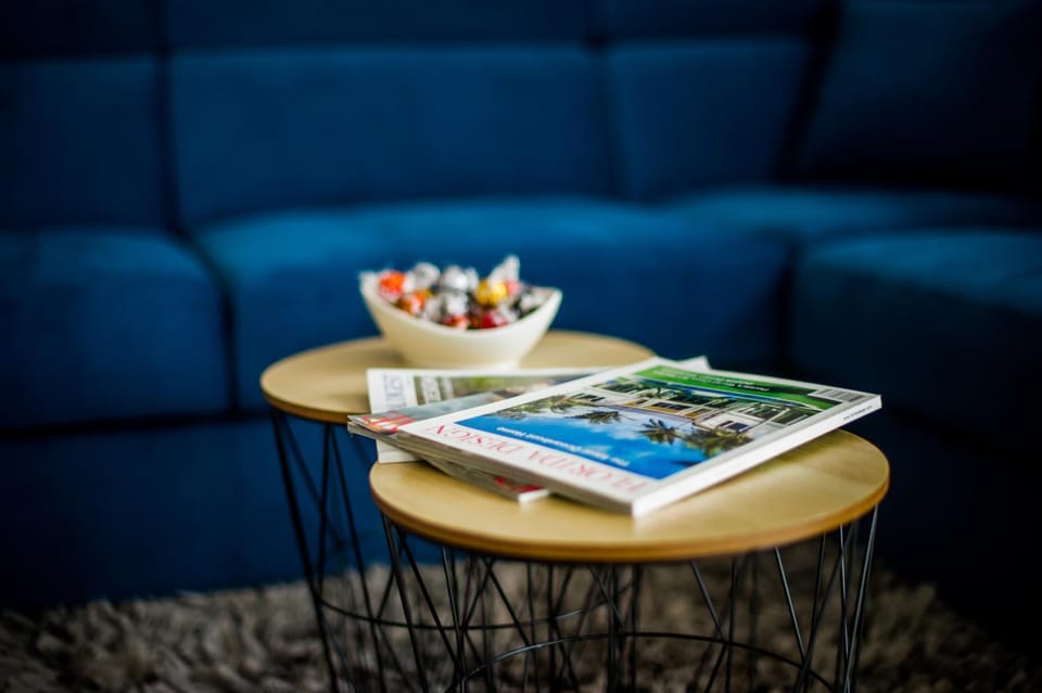 Living room, Seating area, air conditioner