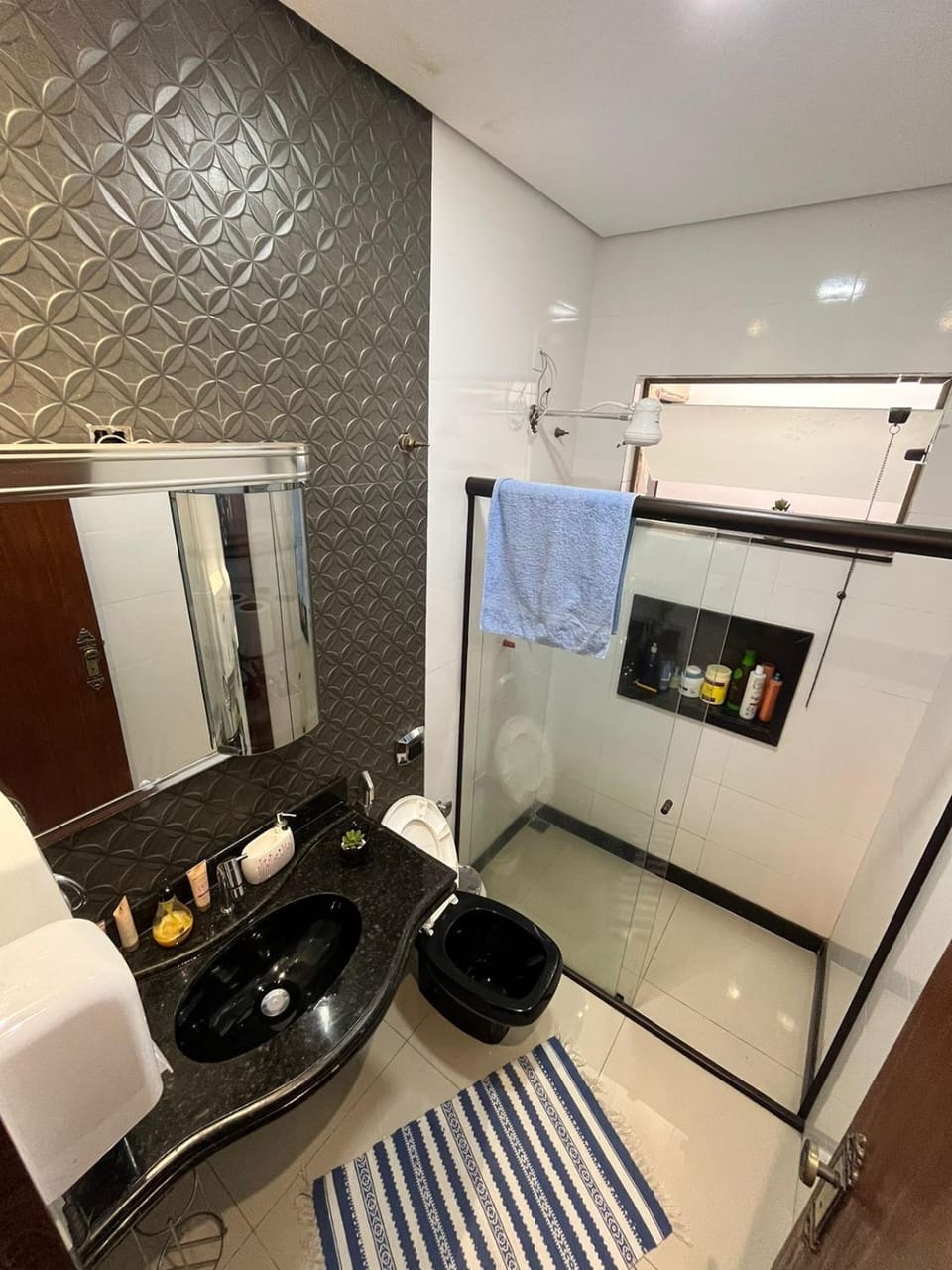 Bathroom, towels