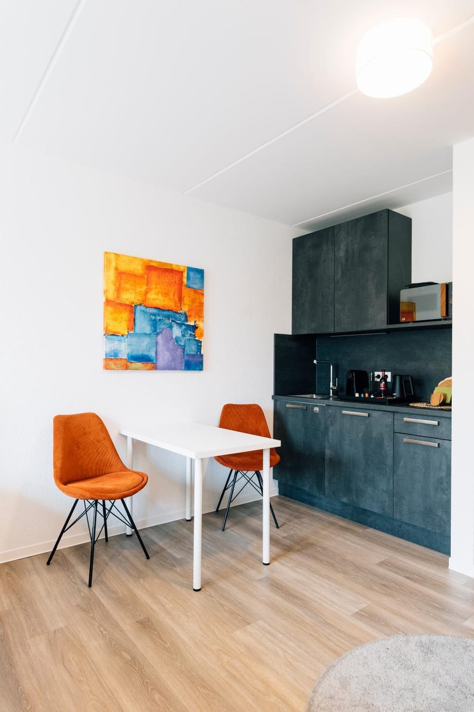 Kitchen or kitchenette, Living room, Seating area, Dining area, minibar