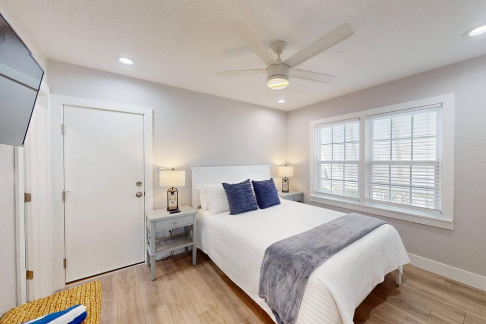 6 - Island Paradise Cottages - Gulf Mist House in Madeira Beach