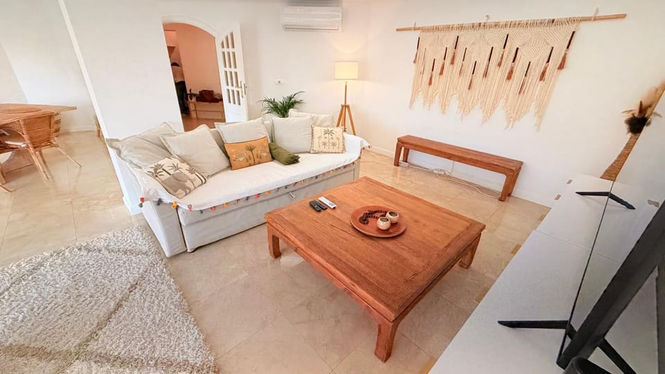Oceanfront 2 bedrooms apartment with swimming pool & garage Apartment in Cascais