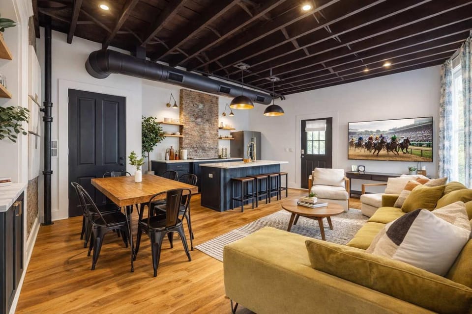 Luxury Home Close to Nulu Downtown 4th w Kings House in Louisville