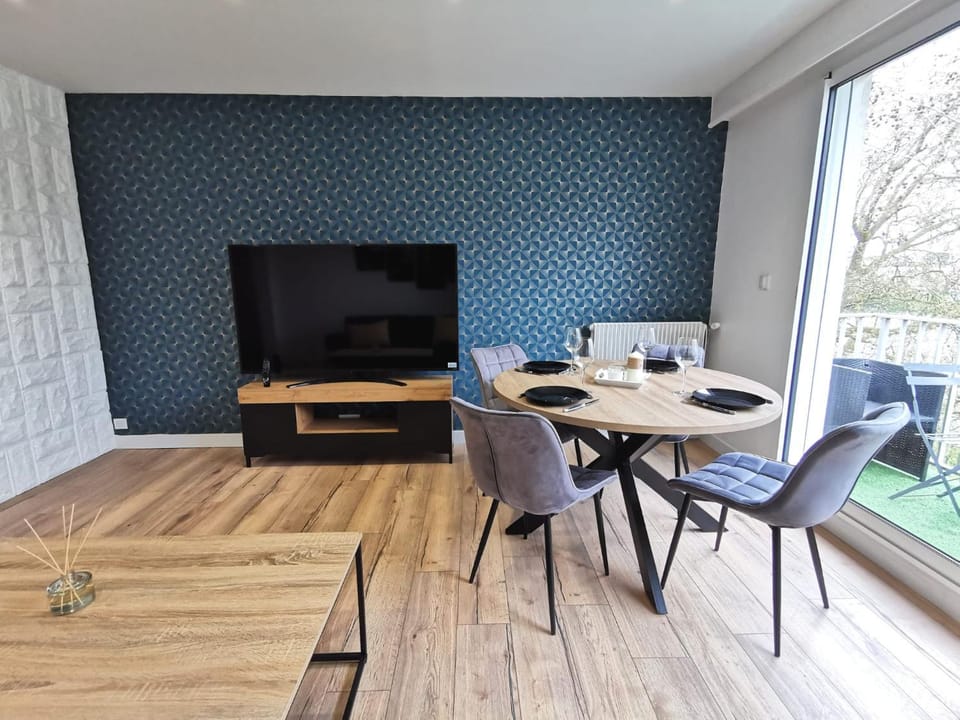 TV and multimedia, Dining area