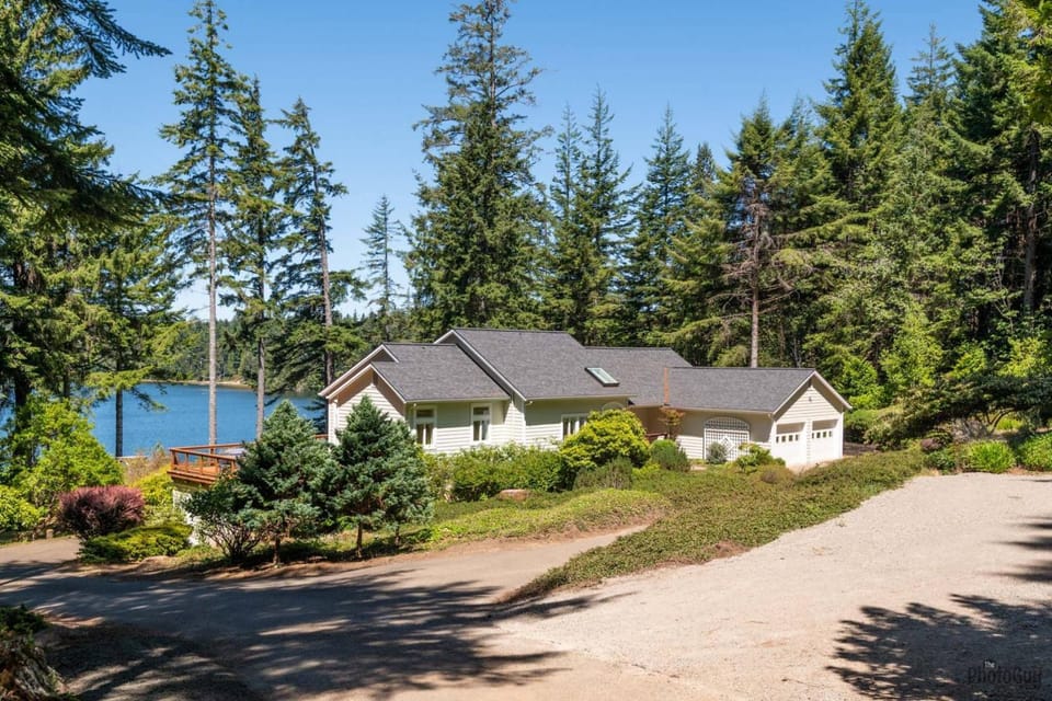 Seven pines House in Dunes City