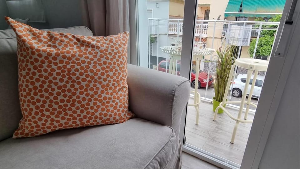 View (from property/room), Balcony/Terrace, Living room