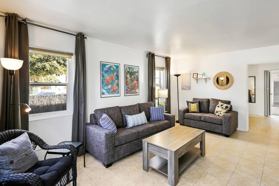 210 Forty Fourth Street House in Balboa Peninsula