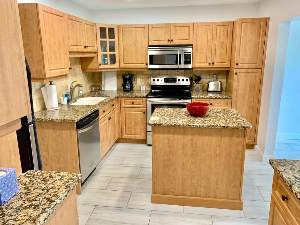 Kitchen or kitchenette