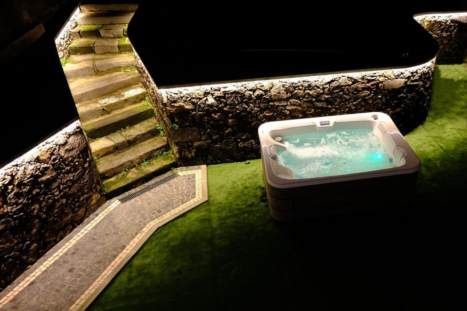 Night, Natural landscape, Hot Tub, Swimming pool