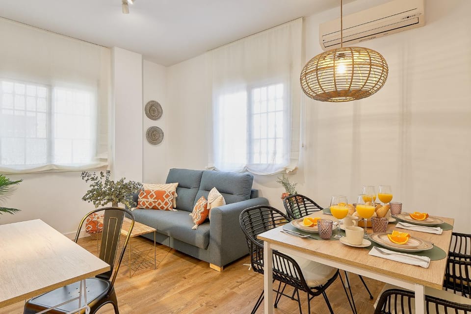 Living room, Dining area