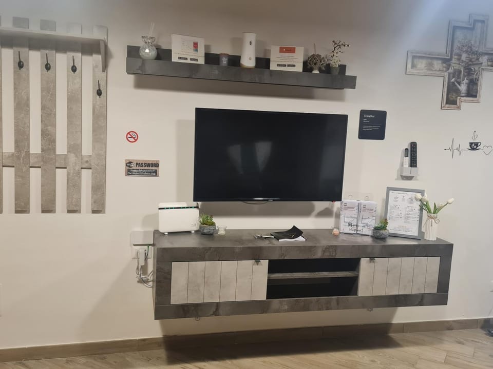 Communal lounge/ TV room, TV and multimedia, Evening entertainment