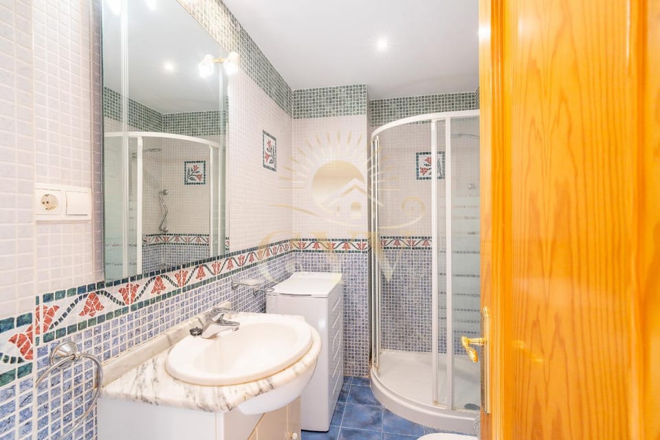 Shower, Toilet, Bathroom, Bath
