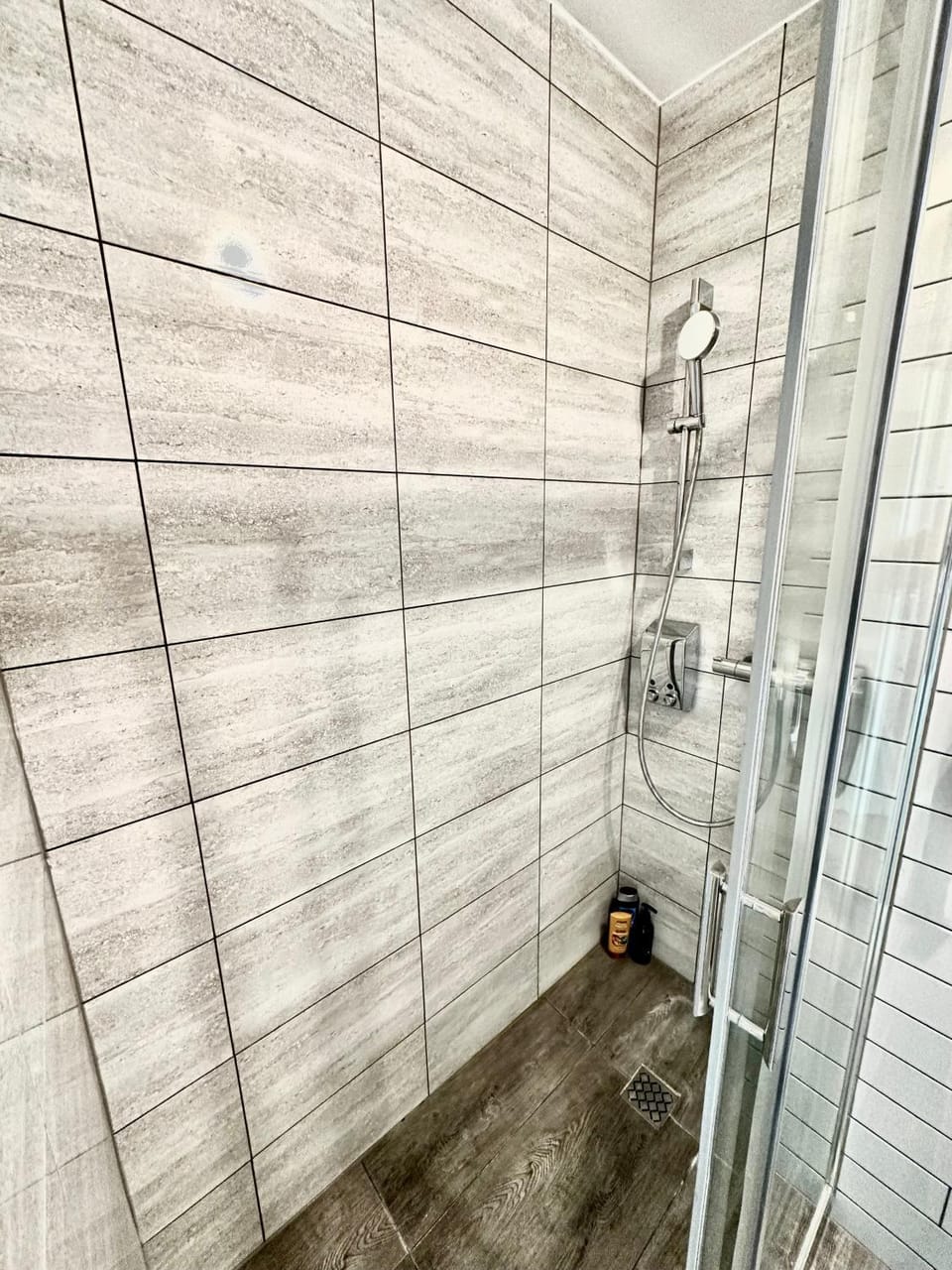 VIEW metro WiFi 1GB 80'TV Netflix Disney+ HBO Apartment in Warsaw