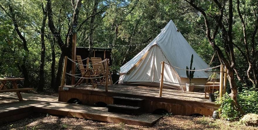 Évasion en pleine nature, Tipi insolite et Jacuzzi au Pont du Gard ! Luxury tent in Provence-Alpes-Côte d'Azur