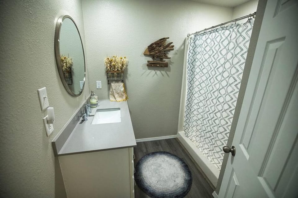 Bristow Blue - Lake front with Boat Ramp Access!! House in Eufaula