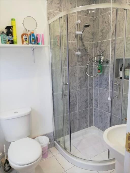 Shower, Toilet, Bathroom