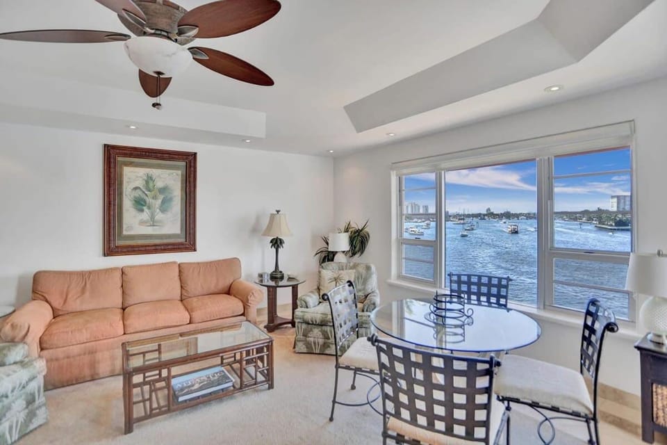 Living room, Seating area, Dining area, Sea view