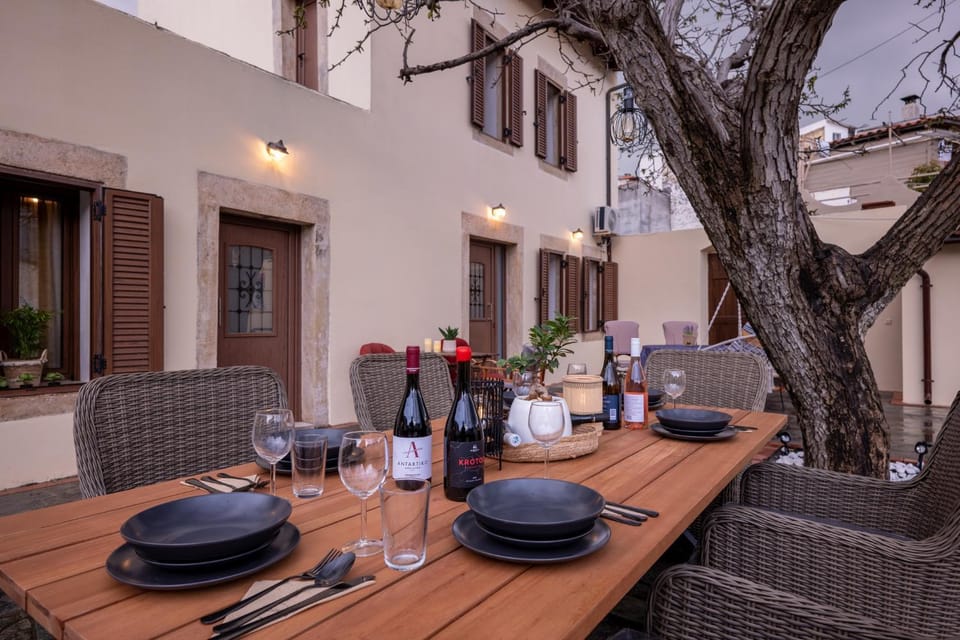 Garden, Dining area