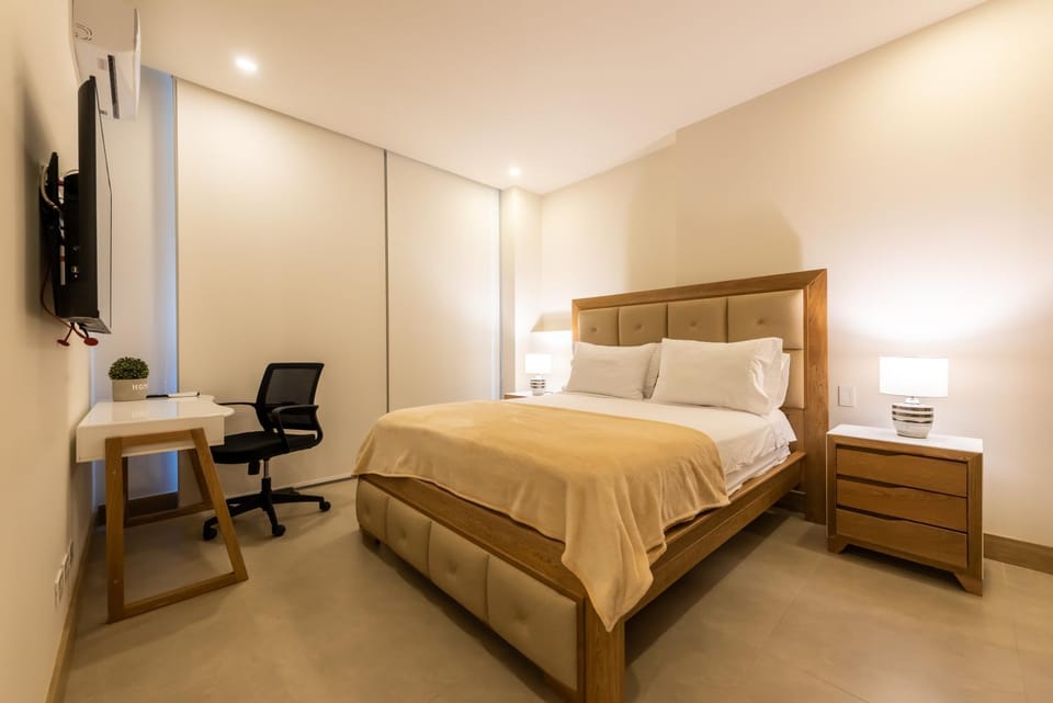 Bed, TV and multimedia, Photo of the whole room, Bedroom, hair dresser