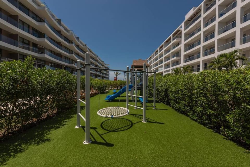Day, Natural landscape, Children play ground, Balcony/Terrace