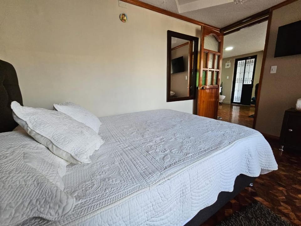 Bed, Photo of the whole room