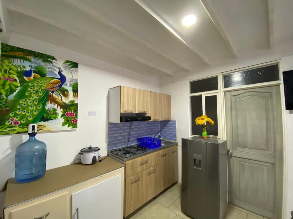 Apartamento 1 Piso, Dos Habitaciones, Cocina y Sala comedor Capacidad 4 Personas, parking privado tarifa adicional Apartment in Manizales