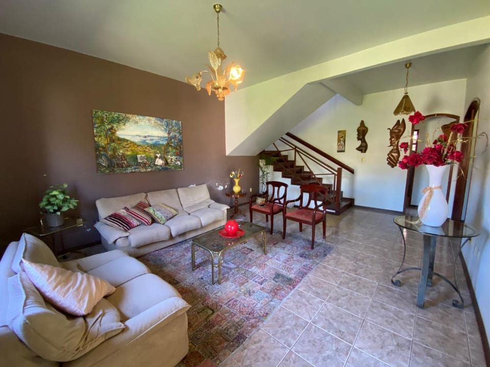 Living room, group of guests, Internal: Not applicable to any particular room