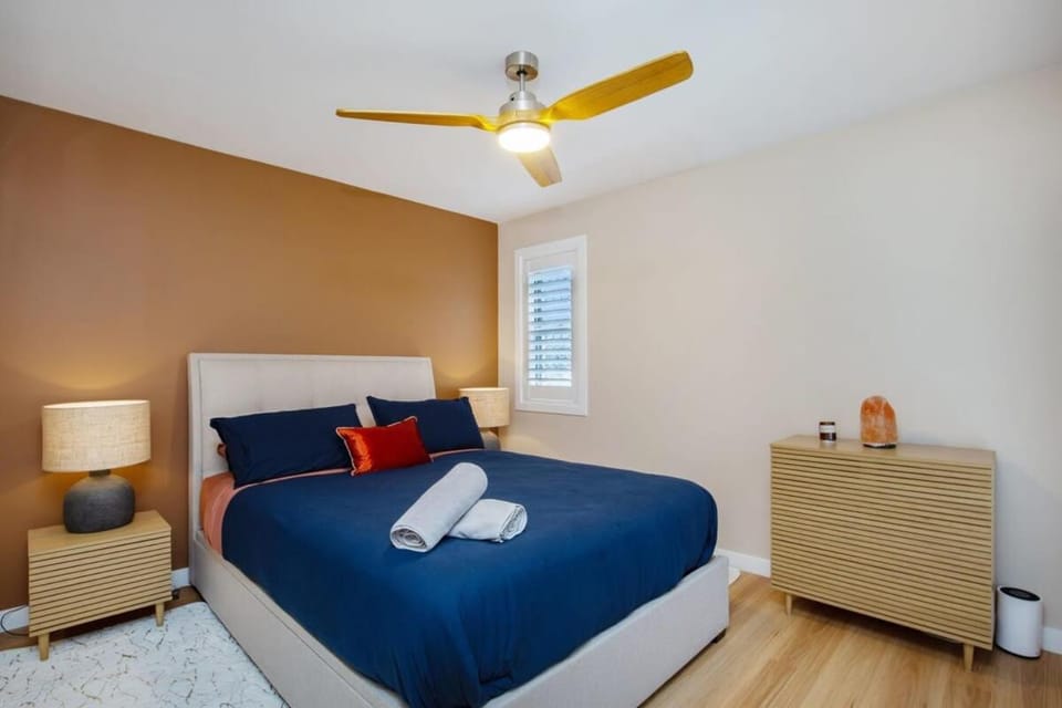 Bed, Bedroom, fireplace, towels