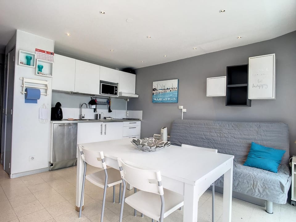 Palavas T2 Confort Vue Mer, Animaux Bienvenus, Plage Proche - FR-1-715-10 Apartment in Palavas-les-Flots