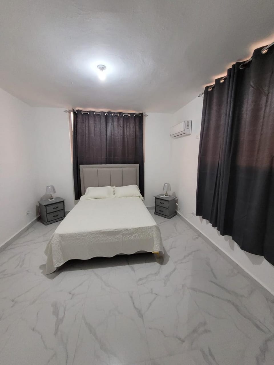Bed, Photo of the whole room, Bedroom, air conditioner