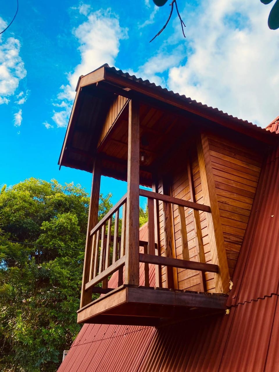 Property building, Day, Balcony/Terrace