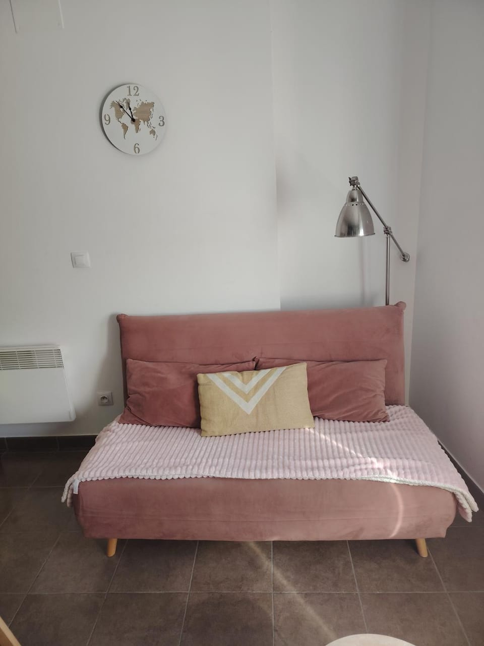 Living room, internet