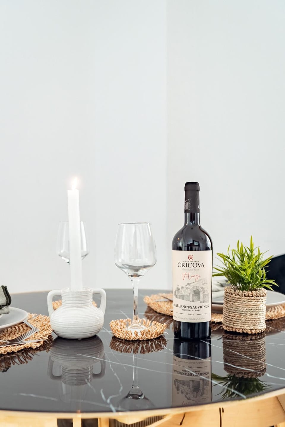 Food and drinks, Dining area, Food, Drinks, Alcoholic drinks