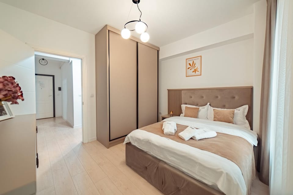 Bed, Photo of the whole room, Bedroom, towels, wardrobe