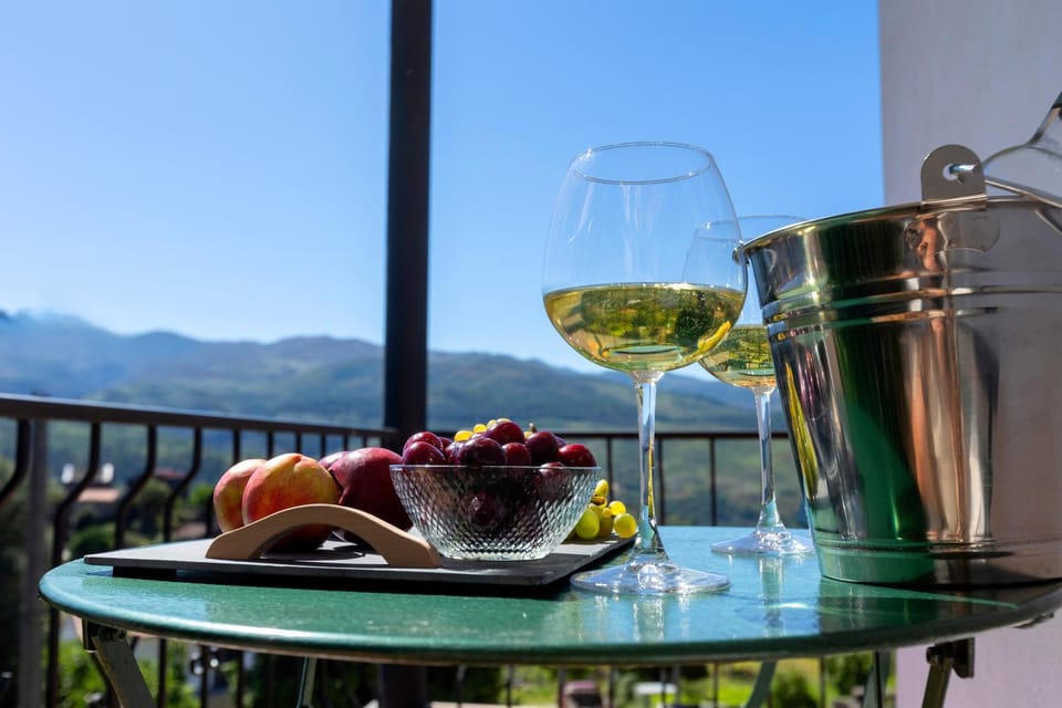 Balcony/Terrace, Mountain view
