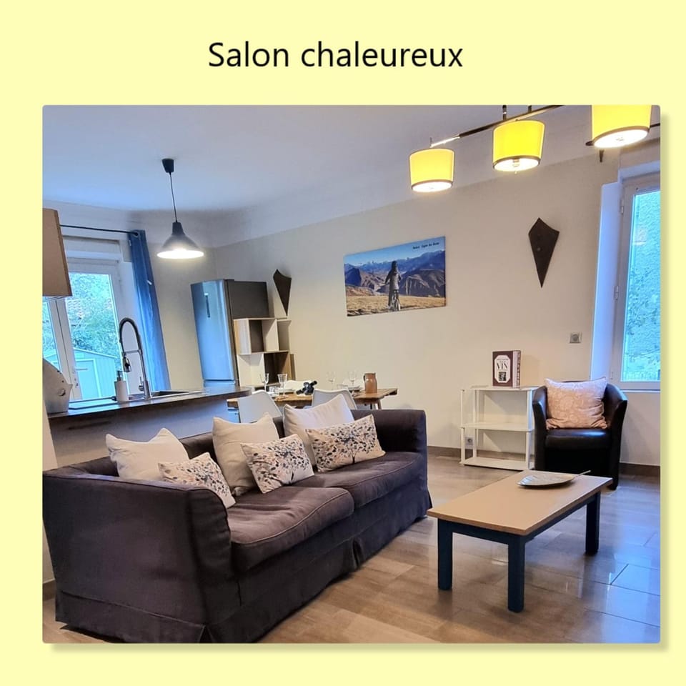 Charmant T3 avec piscine Apartment in Provence-Alpes-Côte d'Azur