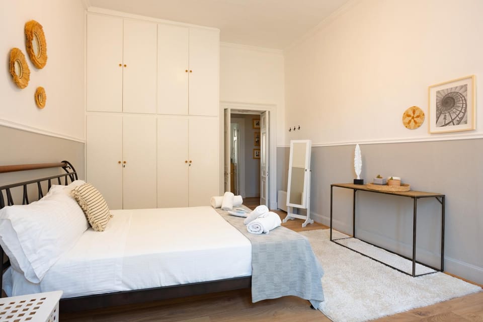 Bed, Photo of the whole room, Bedroom, towels, wardrobe