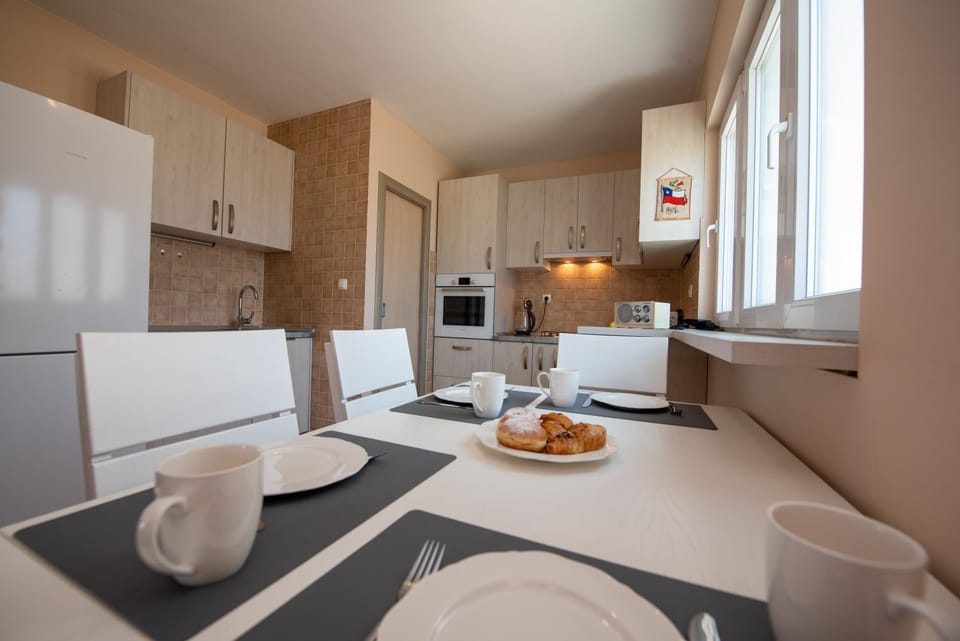 Food and drinks, Dining area