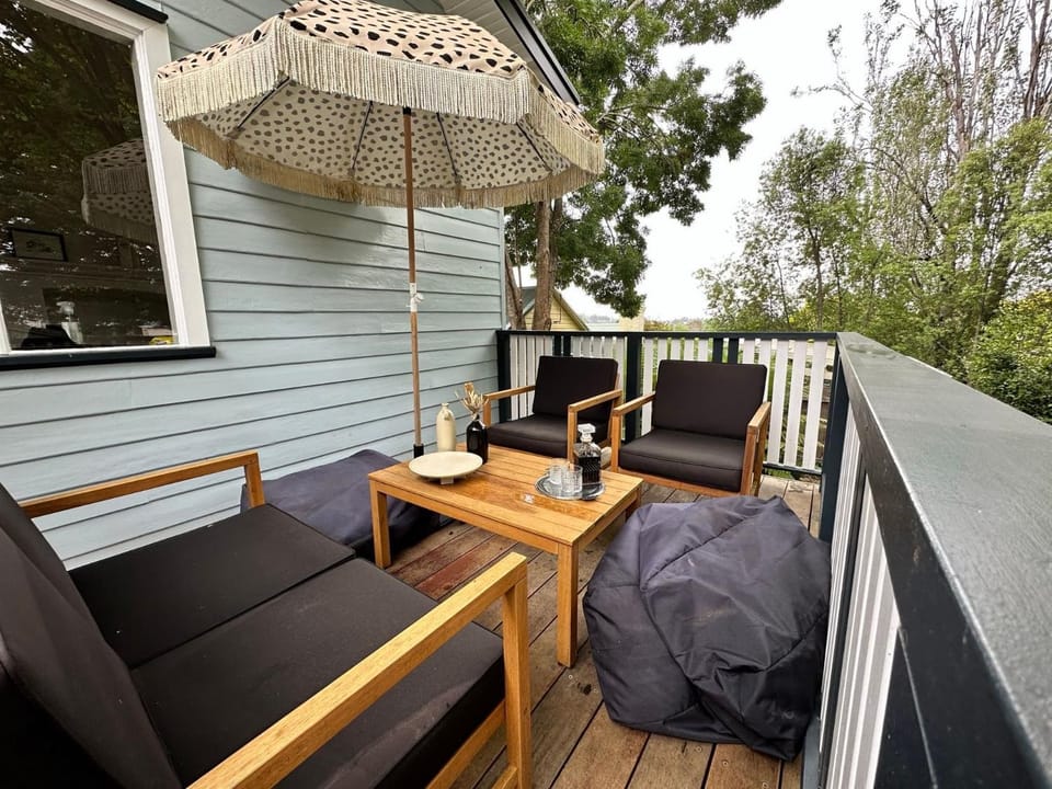 Patio, Day, Garden, View (from property/room), Balcony/Terrace, Seating area, Dining area, Garden view