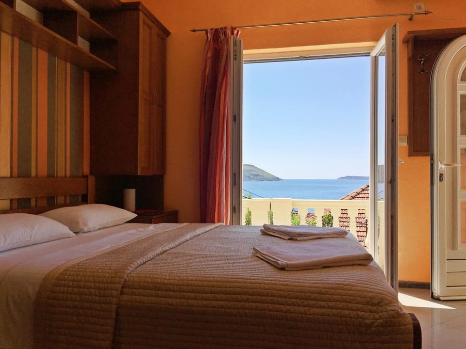 Bed, Bedroom, Sea view