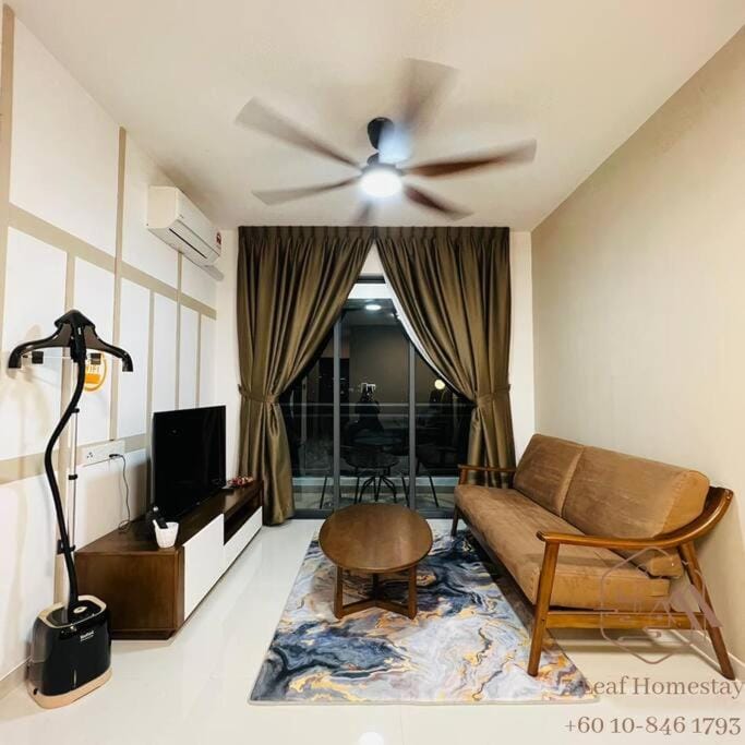 TV and multimedia, Living room, Seating area, fireplace