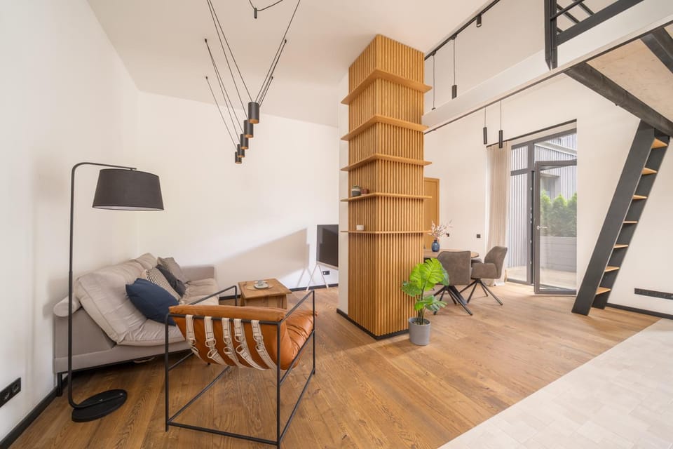 TV and multimedia, Living room, Photo of the whole room, Seating area, Evening entertainment
