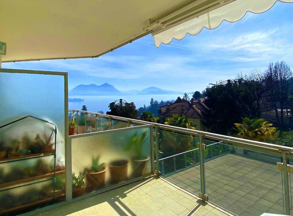 Marconi Lake View Apartment in Baveno