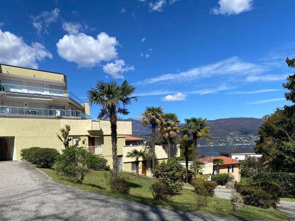 Marconi Lake View Apartment in Baveno