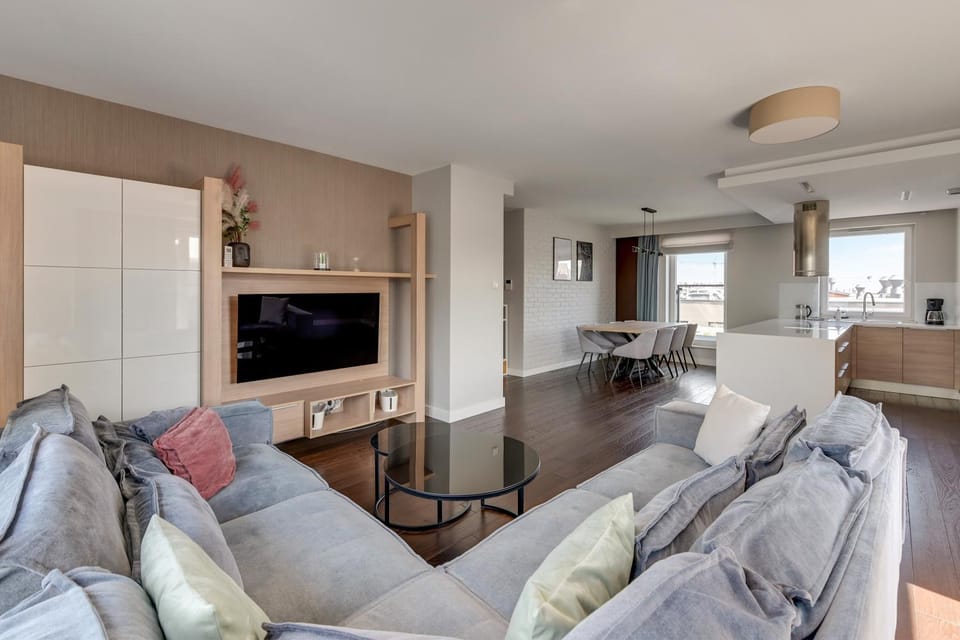 TV and multimedia, Kitchen or kitchenette, Living room, Dining area