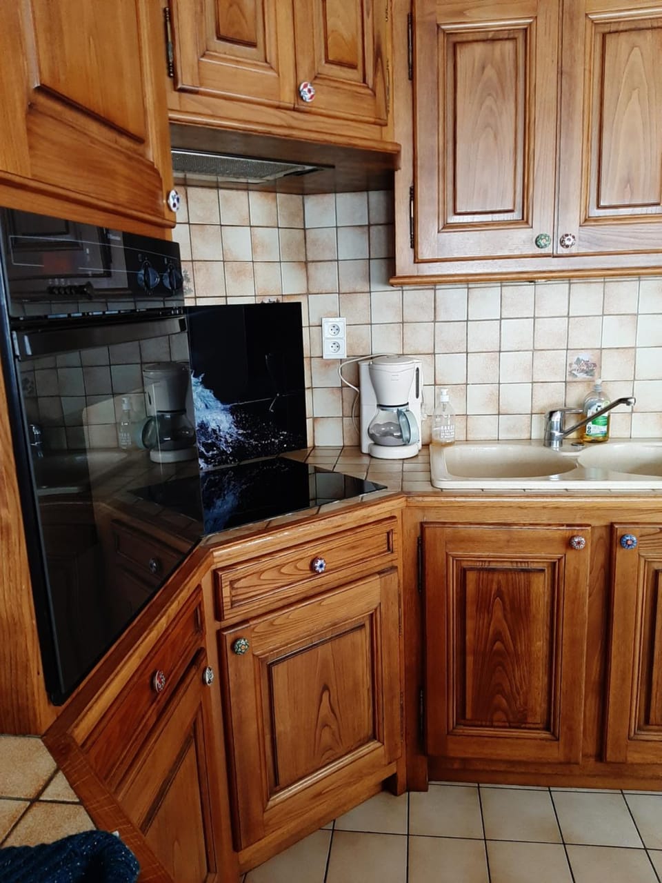 Kitchen or kitchenette, dishwasher