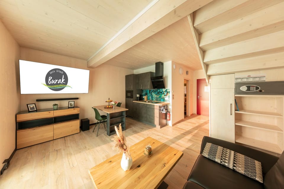 TV and multimedia, Kitchen or kitchenette, Living room, Dining area, microwave, stove