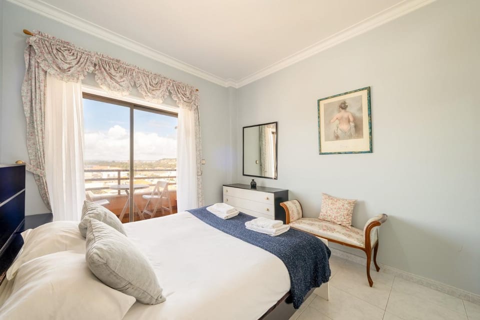 GuestReady - Vibrant flat w/ balcony Apartment in Costa da Caparica