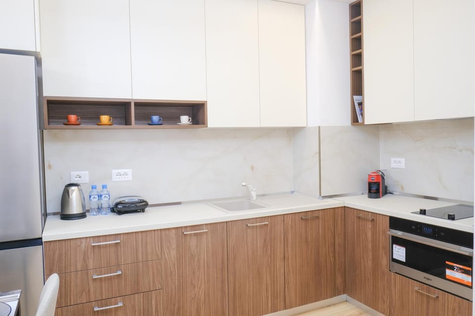 Coffee/tea facilities, Kitchen or kitchenette, dishwasher, oven, stove, toaster
